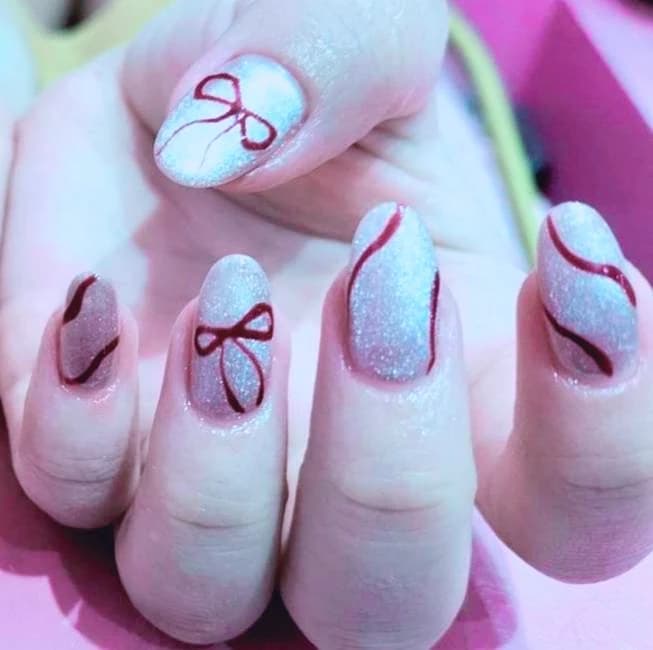 เล็บลายริบบิ้นหวานสไตล์ญี่ปุ่น